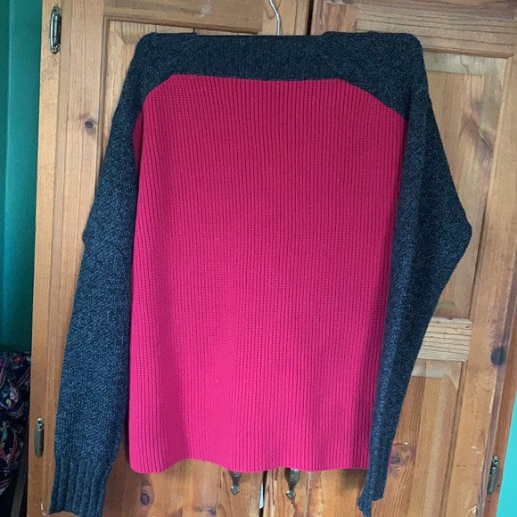 Sweater - Picture 4 of 4